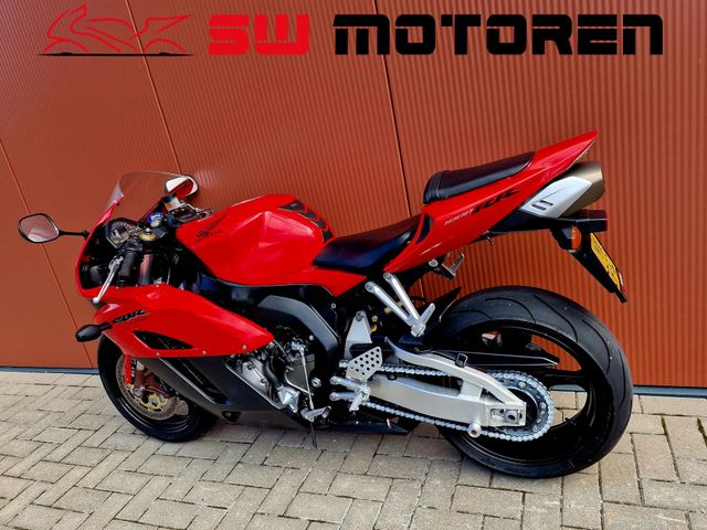 honda - cbr-1000-rr-fireblade