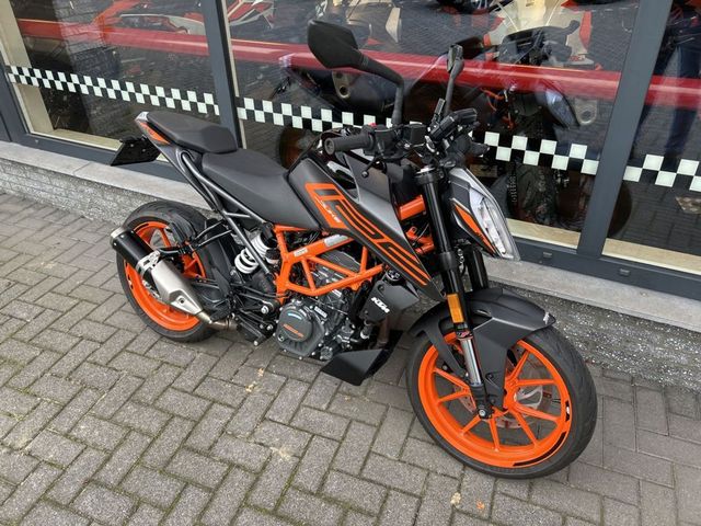 ktm - 125-duke
