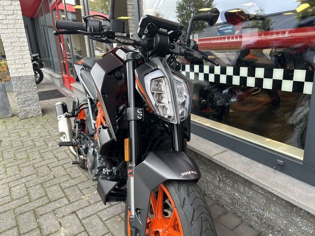 ktm - 125-duke