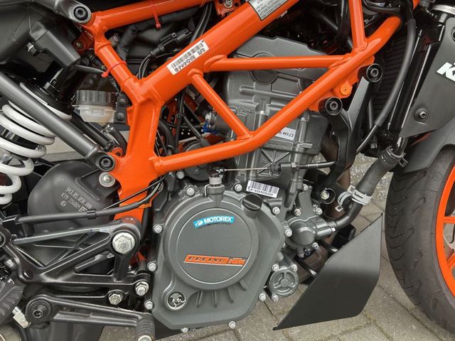 ktm - 125-duke