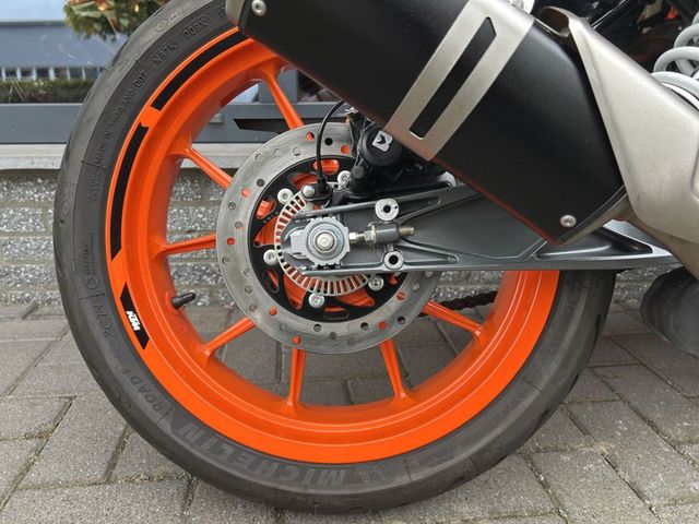 ktm - 125-duke