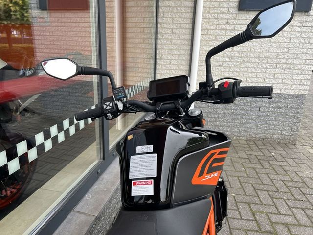 ktm - 125-duke