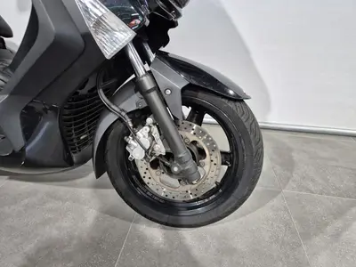 YAMAHA X MAX 250 – foto 3