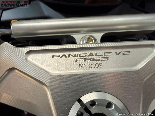ducati - panigale-v2-pb63