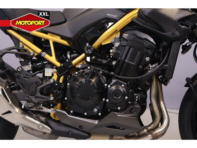 kawasaki - z900