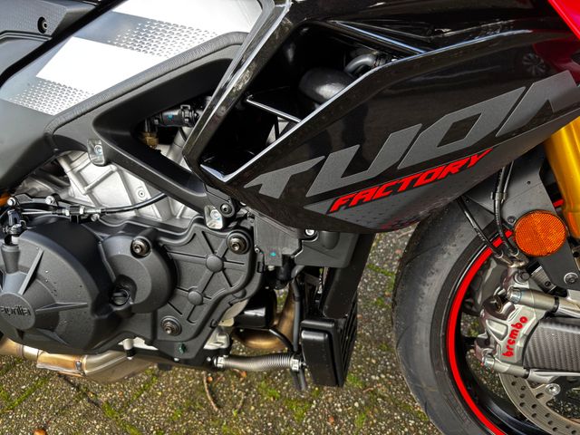 aprilia - tuono--v4-1100-factory