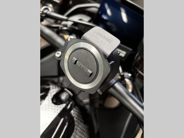 aprilia - tuono--v4-1100-factory