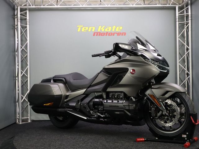 honda - gl-1800-goldwing-bagger