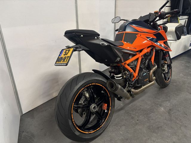ktm - 1290-super-duke-r