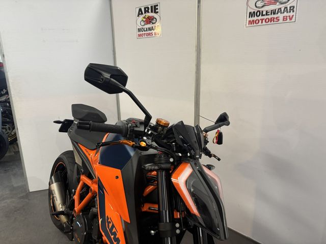 ktm - 1290-super-duke-r