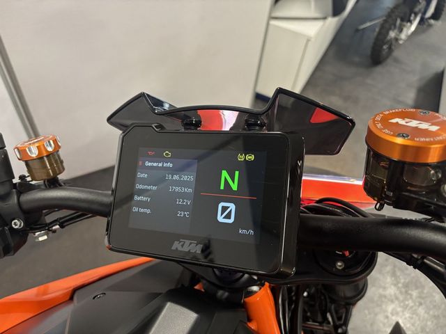ktm - 1290-super-duke-r
