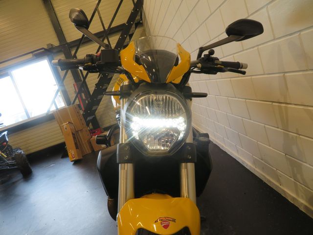 ducati - monster-821