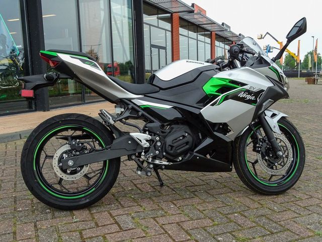 kawasaki - ninja-e-1