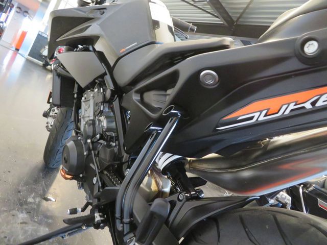 ktm - 790-duke