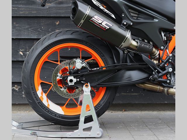 ktm - 890-duke-r