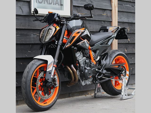 ktm - 890-duke-r