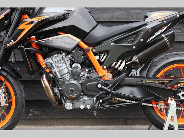 ktm - 890-duke-r