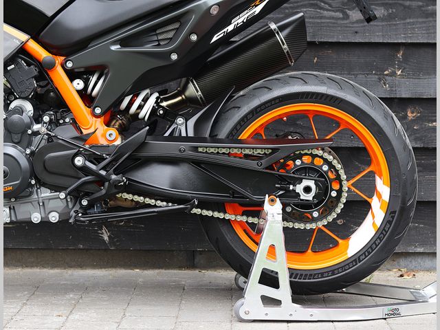 ktm - 890-duke-r