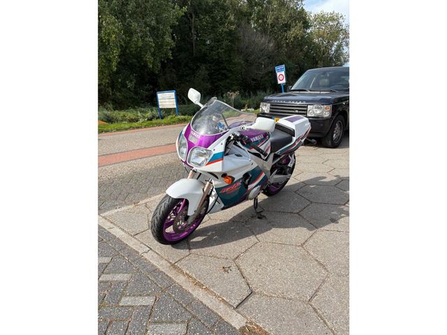 yamaha - fzr-600-r