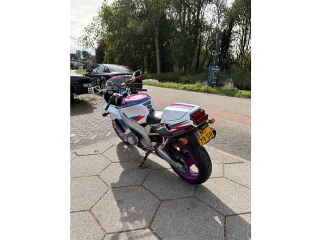 yamaha - fzr-600-r