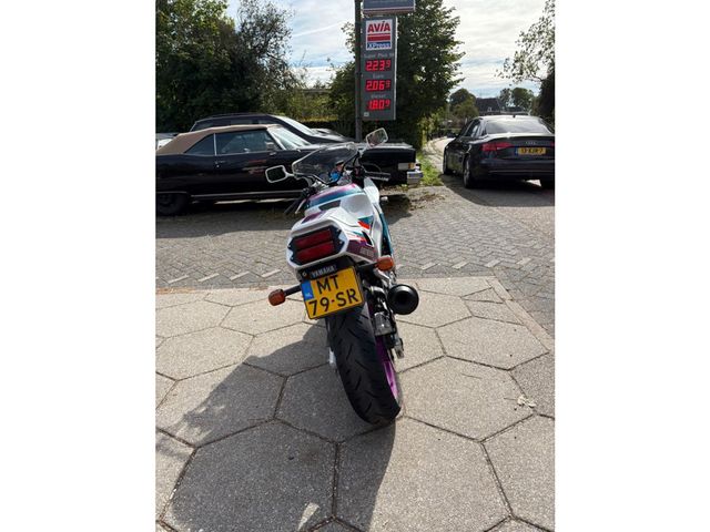 yamaha - fzr-600-r