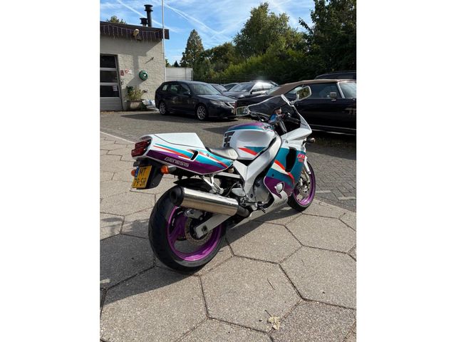yamaha - fzr-600-r