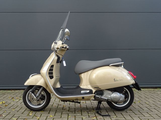 vespa - gts-300