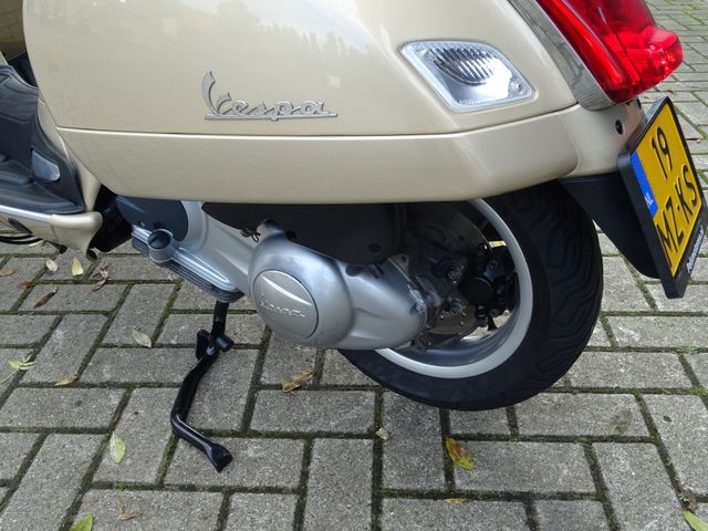 vespa - gts-300