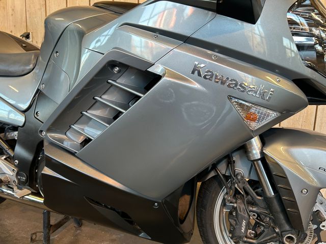 kawasaki - 1400-gtr