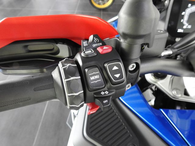 bmw - r-1300-gs-adventure