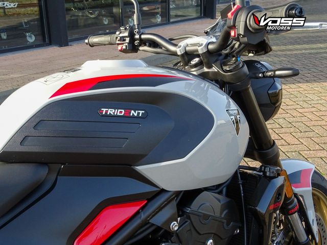 triumph - trident-800