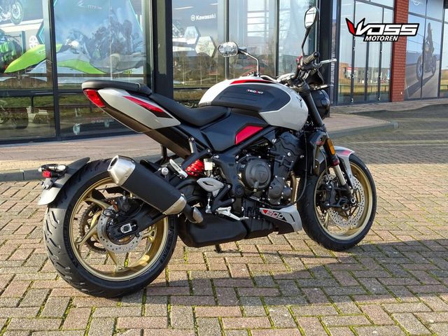 triumph - trident-800