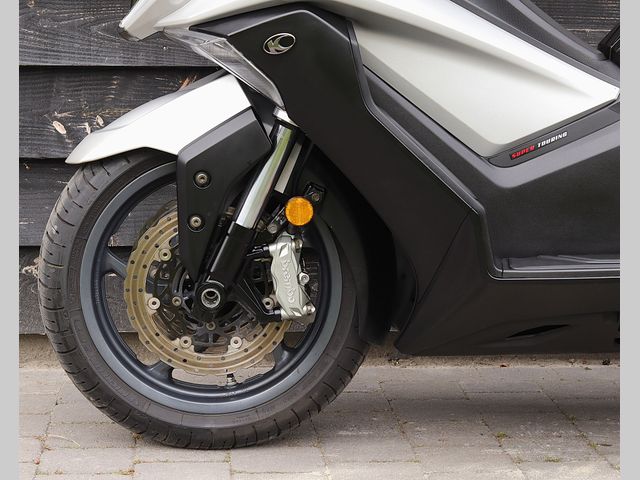 kymco - ak-550