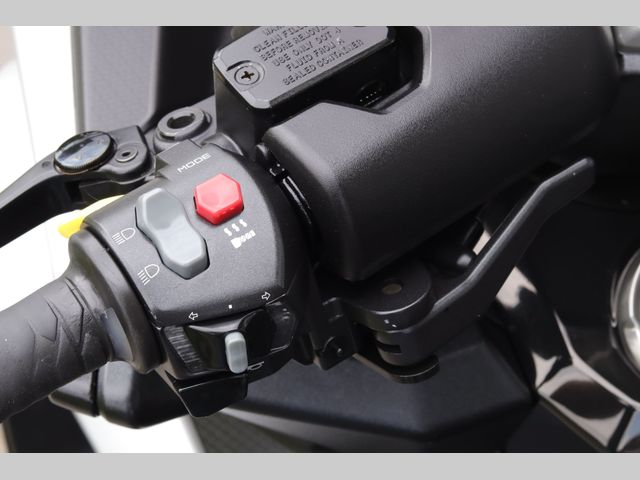 kymco - ak-550