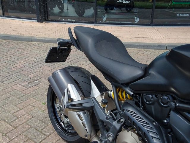 ducati - monster-821