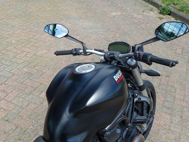 ducati - monster-821