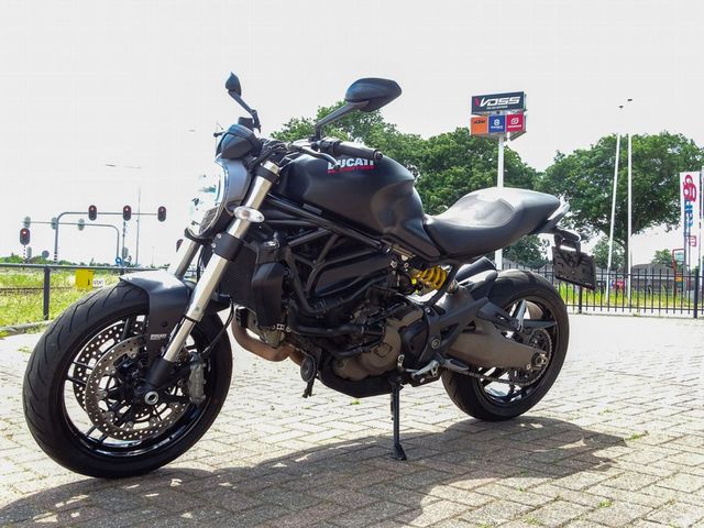 ducati - monster-821