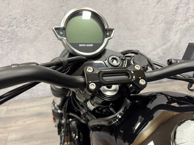 moto-guzzi - v-7-stone-850