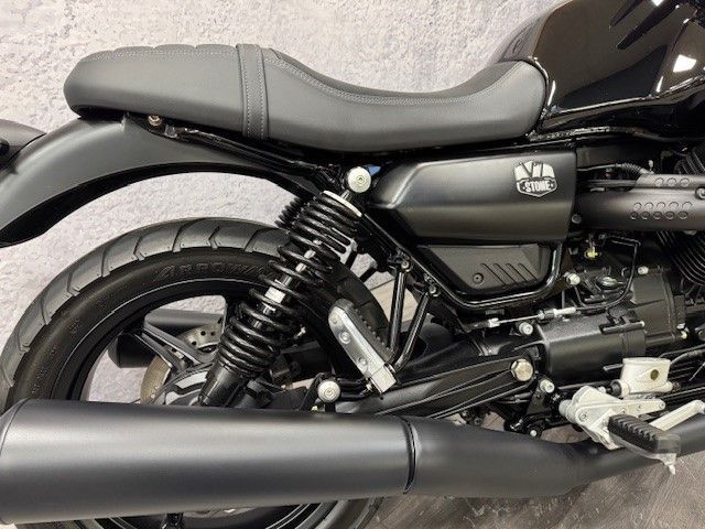 moto-guzzi - v-7-stone-850