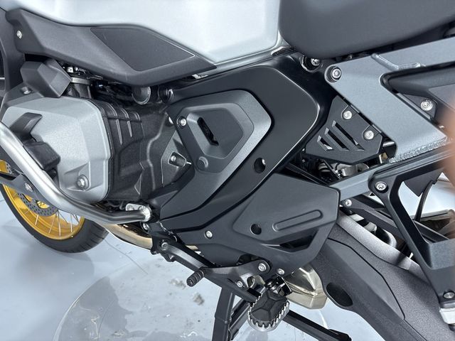 bmw - r-1300-gs-adventure