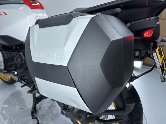 bmw - r-1300-gs-adventure