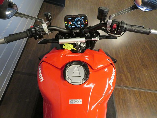 ducati - streetfighter-v4