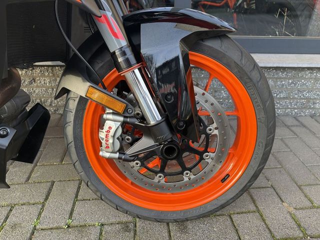 ktm - 1290-super-duke-gt