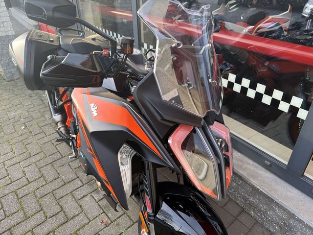 ktm - 1290-super-duke-gt