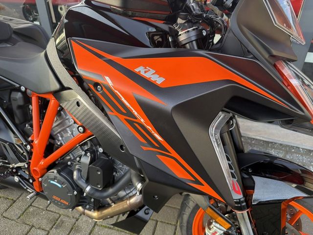 ktm - 1290-super-duke-gt