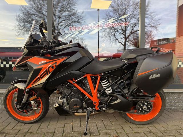 ktm - 1290-super-duke-gt