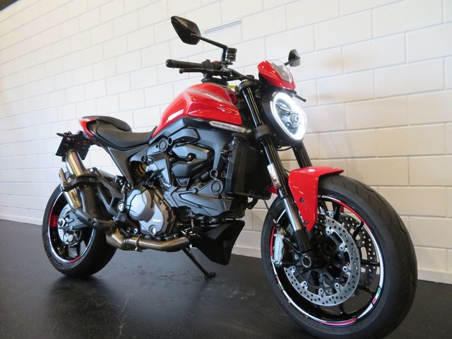 ducati - monster-797--