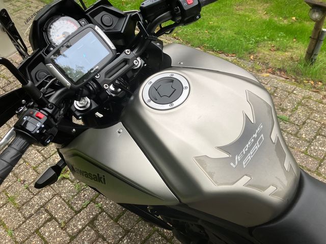 kawasaki - versys-650-abs