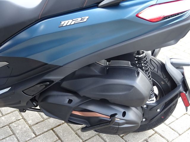 piaggio - mp3-530-hpe-advance-exlusive
