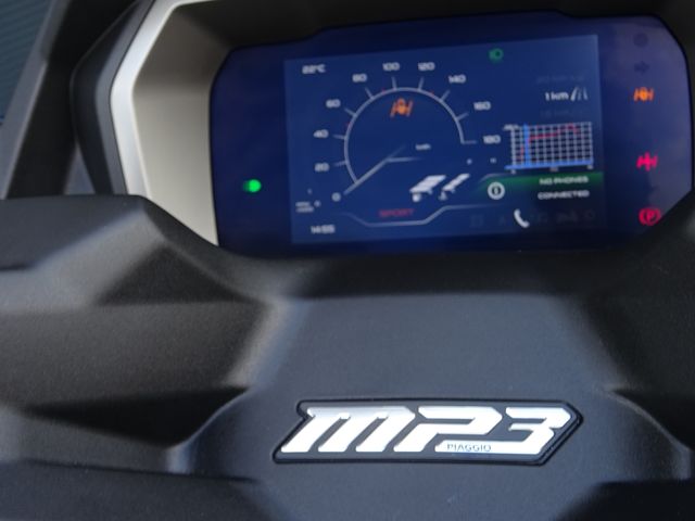 piaggio - mp3-530-hpe-advance-exlusive